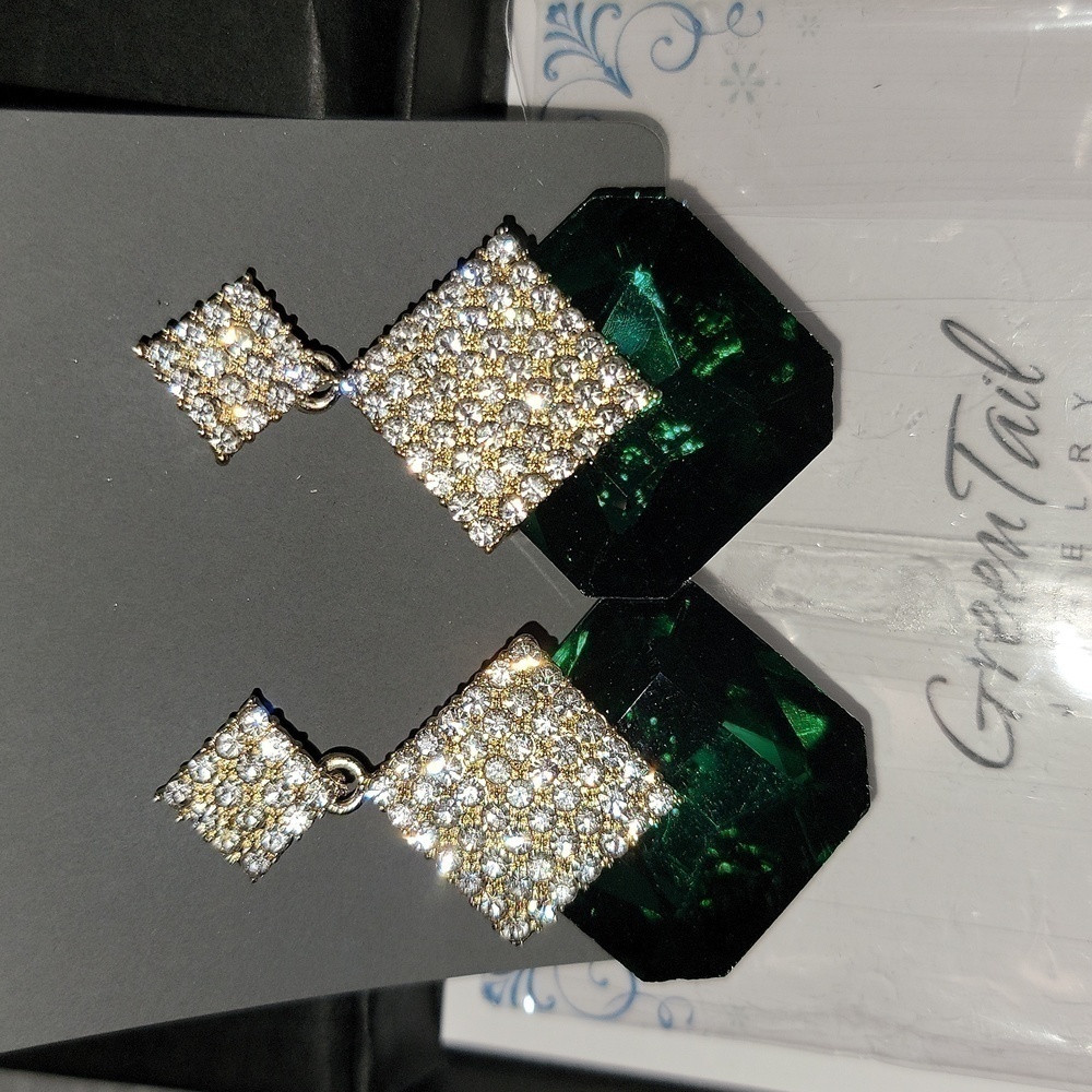 Green Square Glass Rhinestone Drop Earrings. New! - Picture 8 of 9